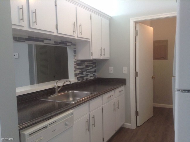 Building Photo - 2 br, 2 bath Condo - 48 Sussex Place