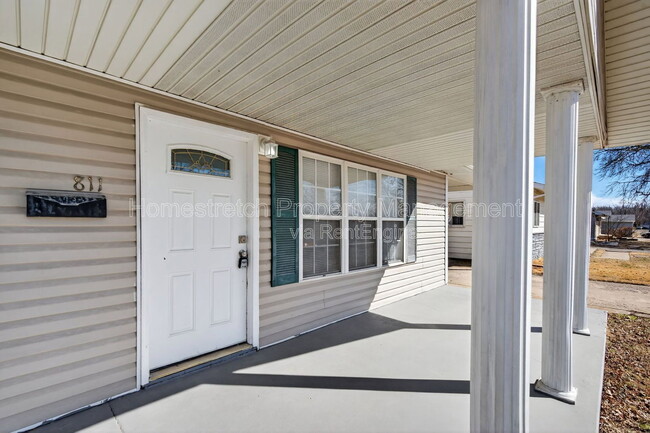 Building Photo - 811 St Thomas Ln