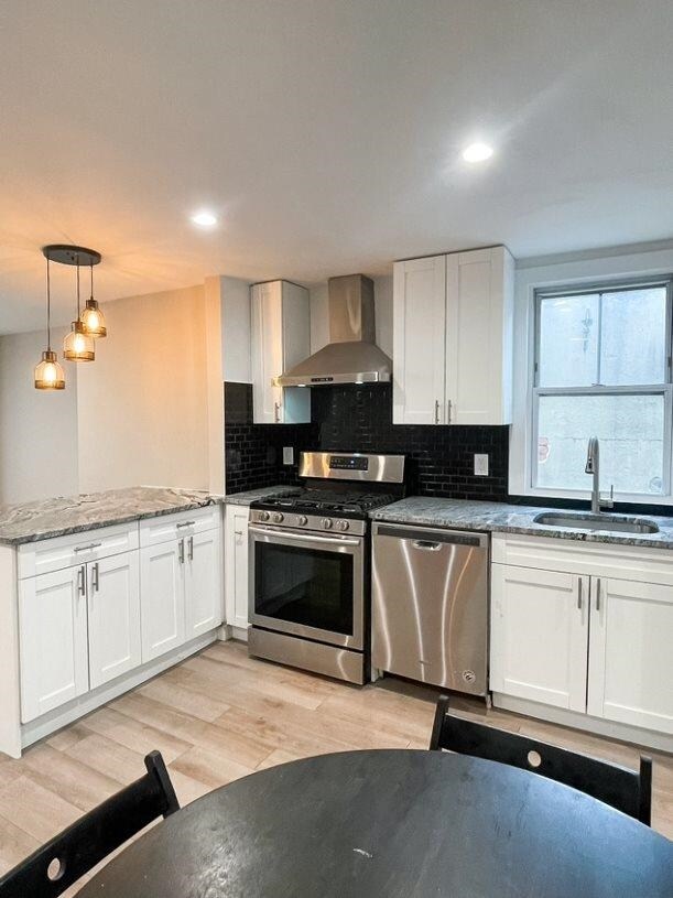 Building Photo - 810 27th St