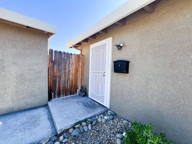 Building Photo - Beautifully Upgraded Home with Low Mainten...
