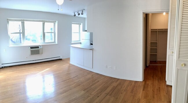 Interior Photo - Hollywood Beach
