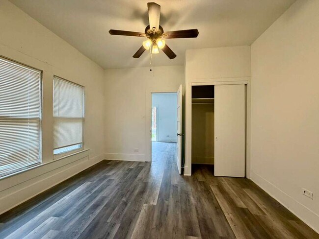 Foto del edificio - Property For Rent at 222 Lowell St, San Antonio TX 78210