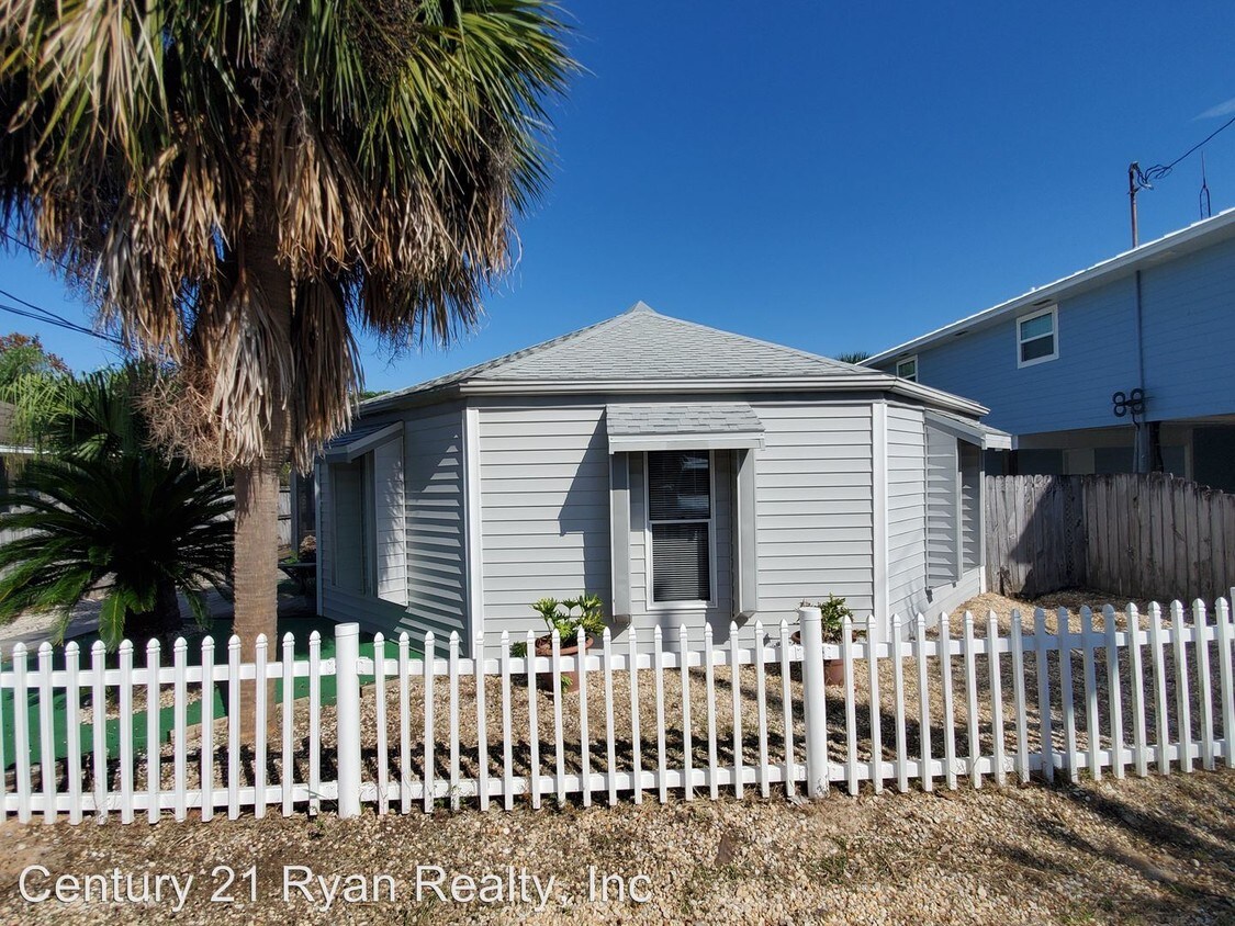 6504 Sunset Ave, Panama City Beach, FL 32408 Apartment for Rent in
