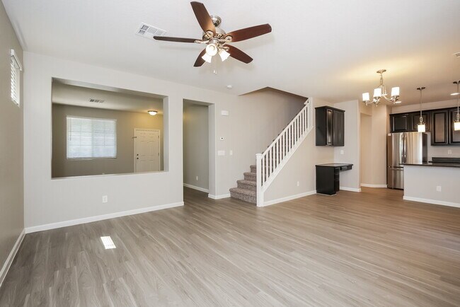 Foto del edificio - 10440 Yew Blossom Ave