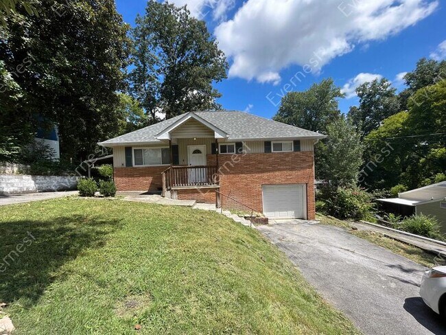 Building Photo - 3111 Moseley Cir