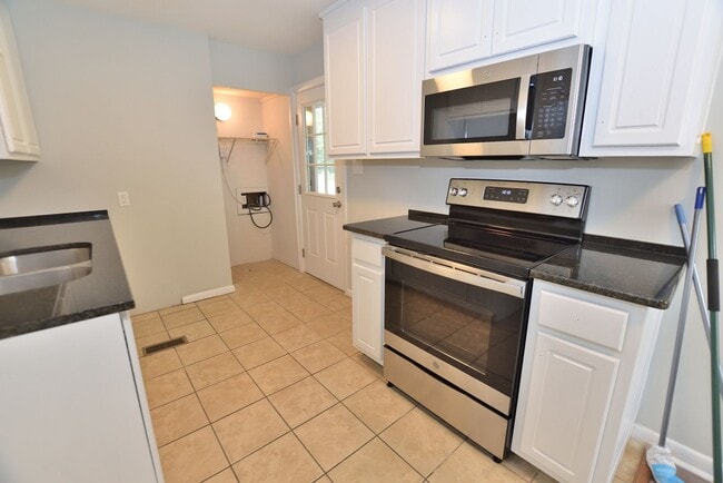 Foto del edificio - 321 Briarcliff Rd