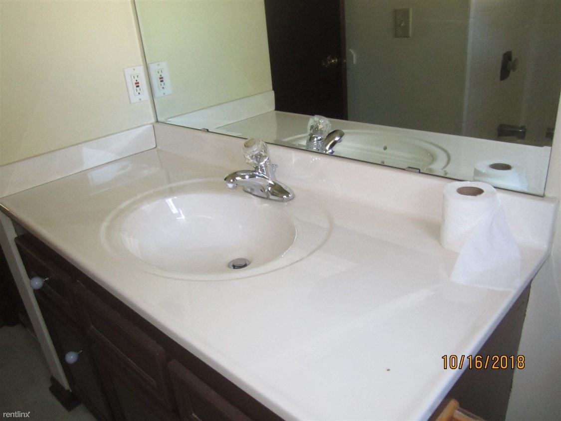 2 br, 1 bath - 3824 Burlingame Ave SW - 2 br, 1 bath  - 3824 Burlingame Ave SW