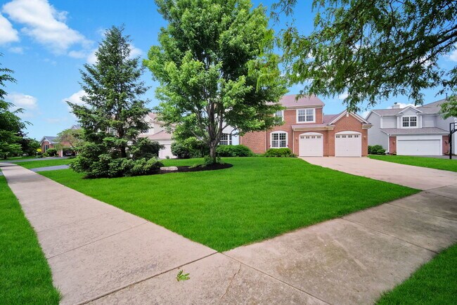 Foto del edificio - 322 Hemlock Ln