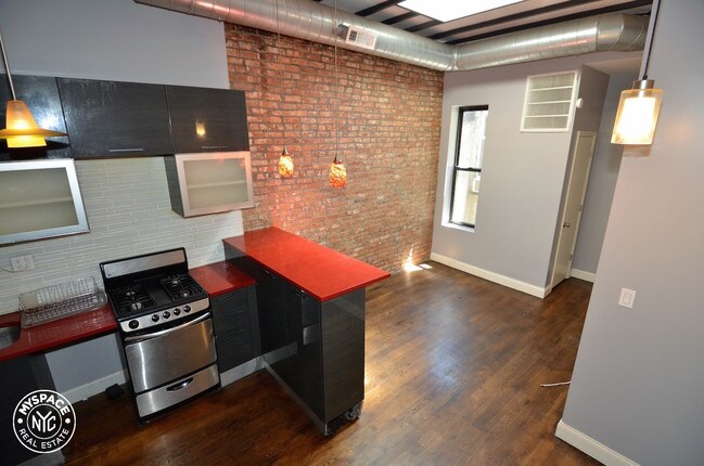 Foto del edificio - 524 Chauncey St