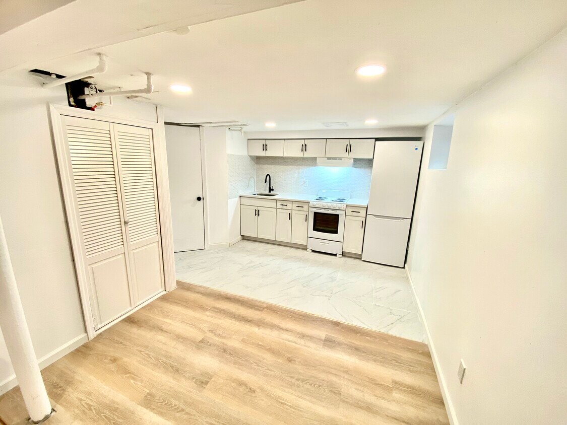 Foto principal - 22402 Braddock Ave