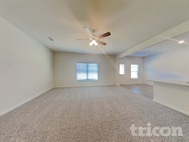 Building Photo - 1933 Belmont Dr