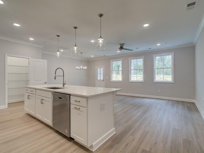 Foto del edificio - 903 Agate Ln