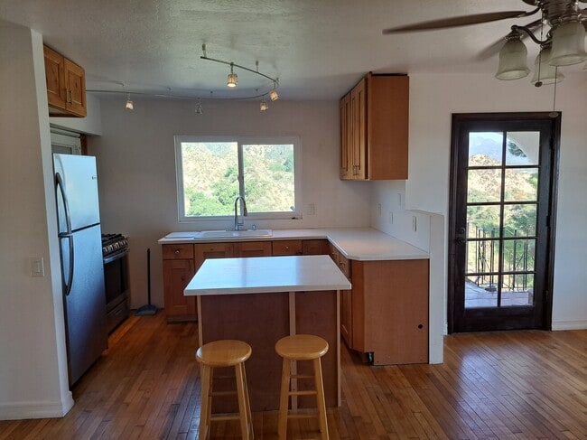 Building Photo - 30592 Hunky Dory Ln