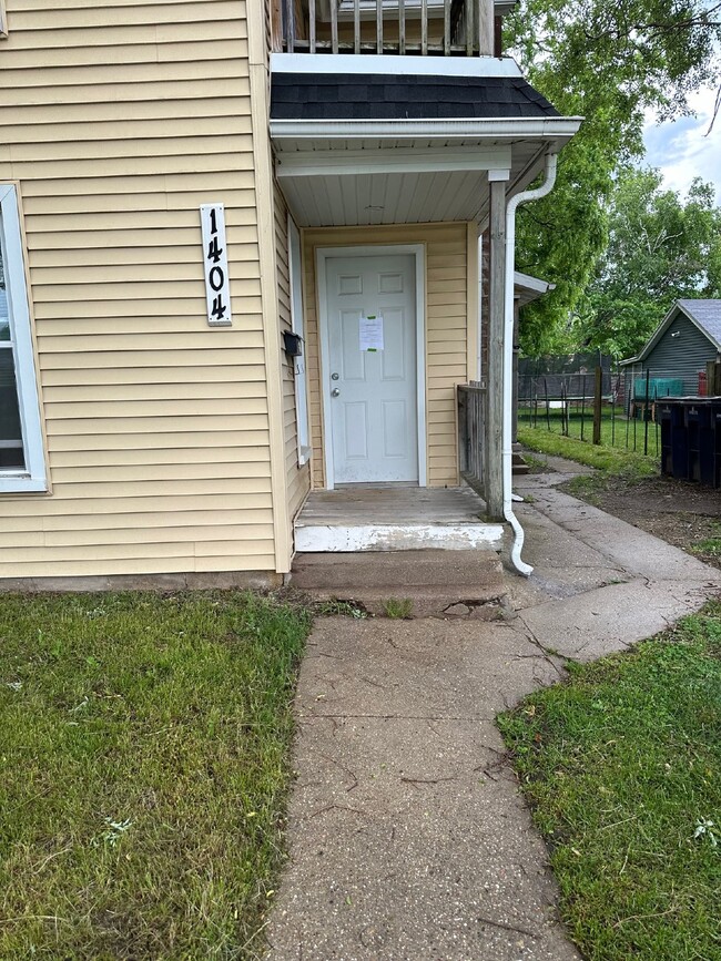 Building Photo - 1404 Highland Ave