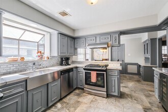 Building Photo - 6906 Pebble Beach Dr