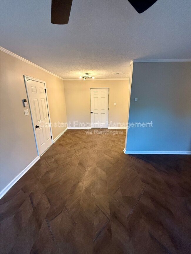 Foto del edificio - 2516 Medford Pl