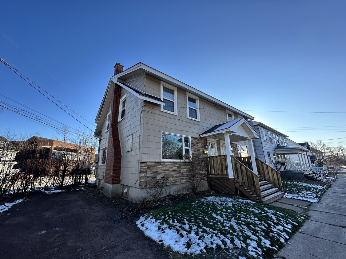 Photo principale - 127-127 Steadman St