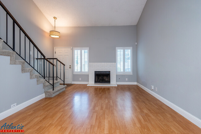 Building Photo - 130 Baroni Ave