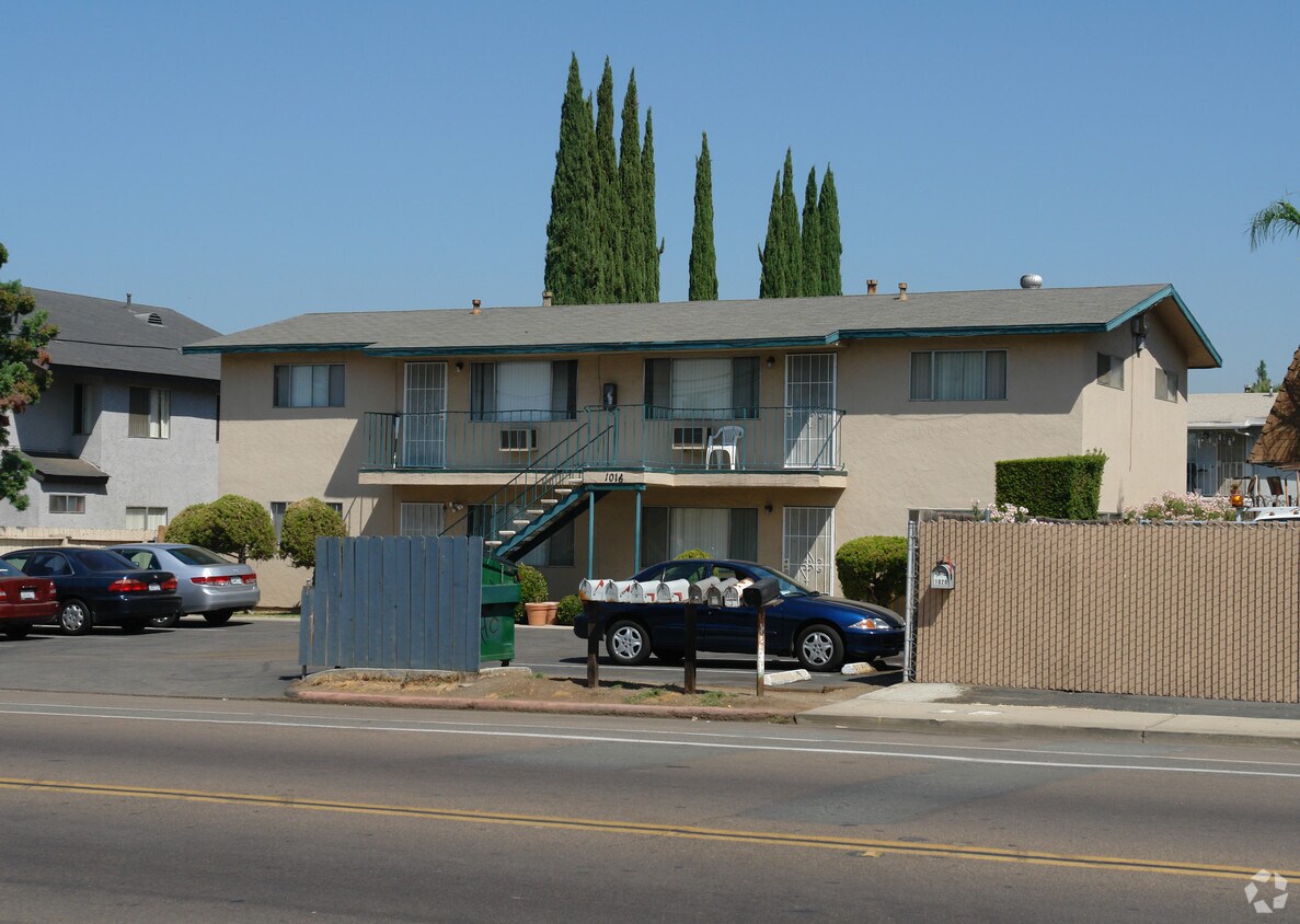 Primary Photo - 1016 Greenfield Dr
