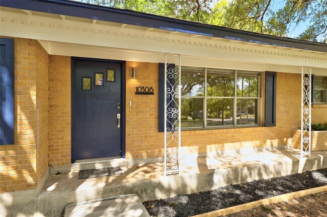 Foto del edificio - 10308 Bluff Bend Dr