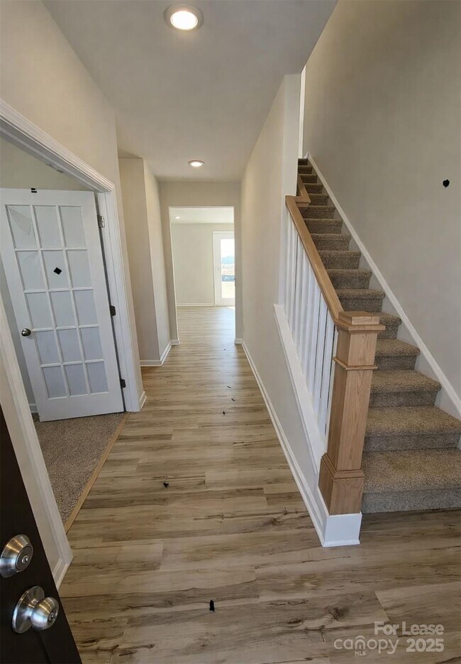 Foto del edificio - 5015 Weddington Rd