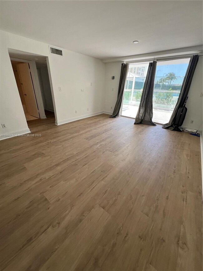 Building Photo - 770 Claughton Island Dr