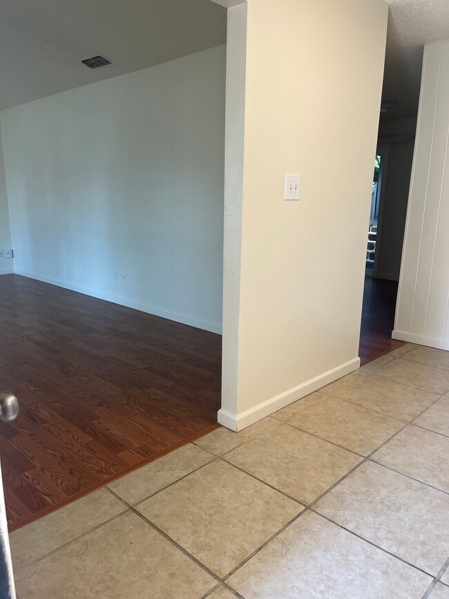 Building Photo - 9371 Medallion Way