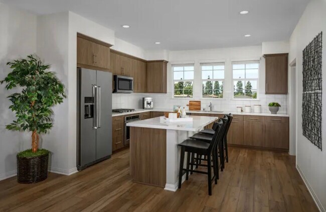 Fully furnished and brand new appliances - 6983 Cottonwood Ln