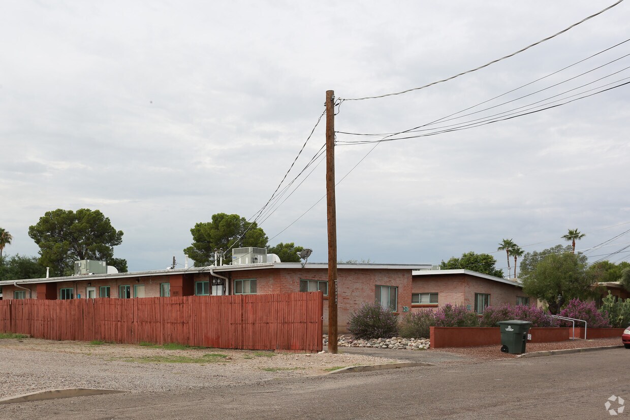 Foto del edificio - 3938-3944 E Poe St