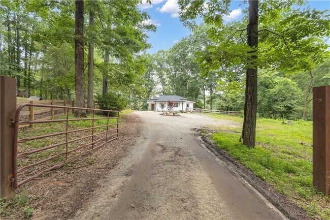 Building Photo - 6290 Cascade Palmetto Hwy