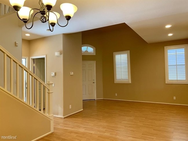 Building Photo - 3 br, 2.5 bath House - 2892 Capella Way