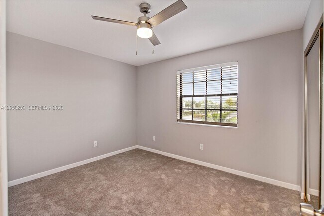 Foto del edificio - 1197 Washington Cir