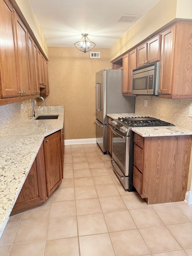 Foto del edificio - 1627 N Windsor Dr