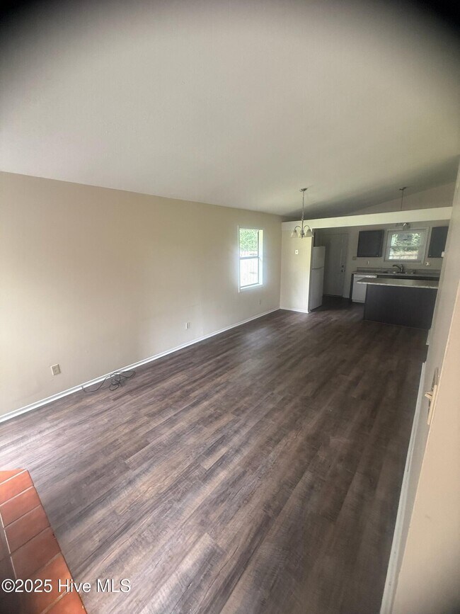 Foto del edificio - 137 Twinwood Dr
