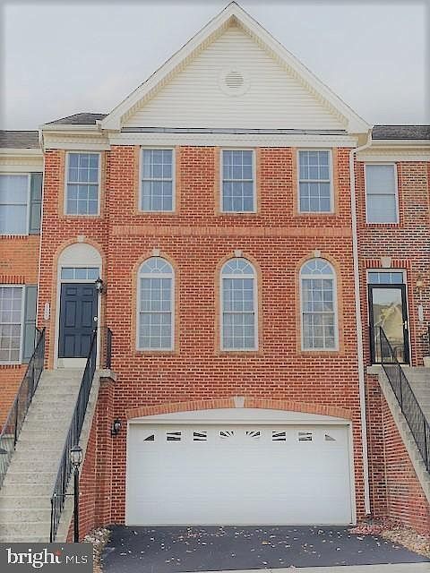 Private/ Separate Front Entrance - 107 Misty Pond Ter