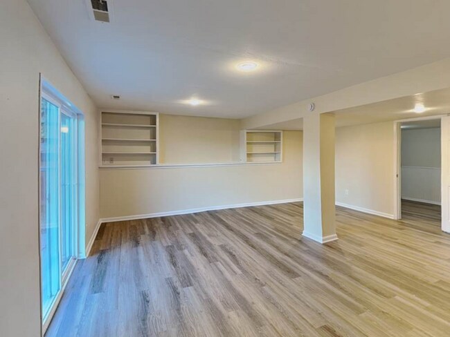 Foto del edificio - 7736 Halleys Dr