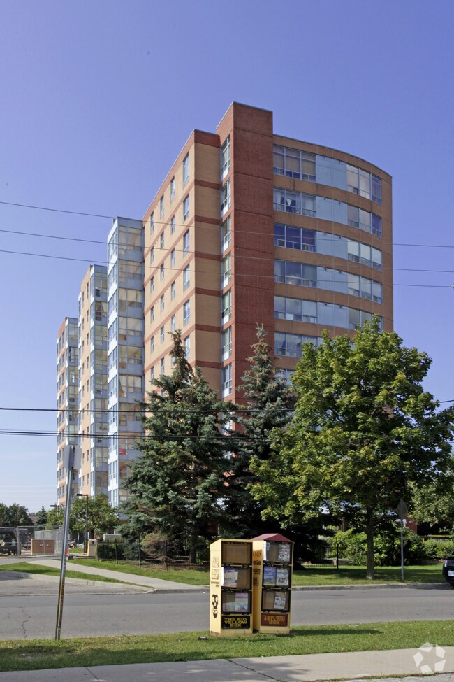 Union Village Apartments 116 Railroad St Brampton, ON