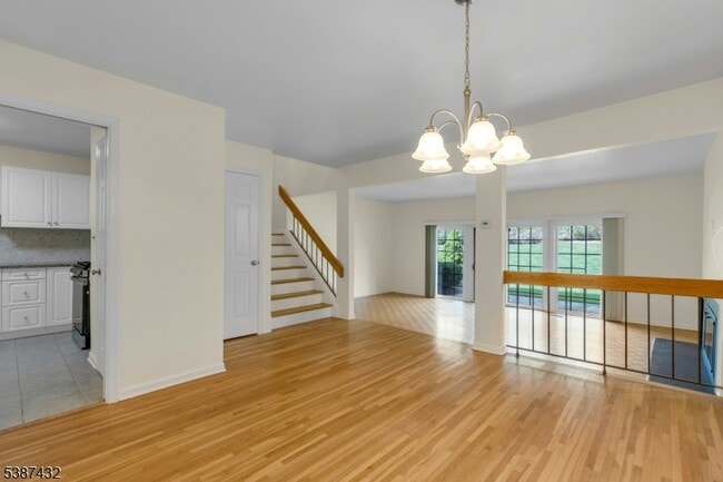 Building Photo - 10 Shelley Pl