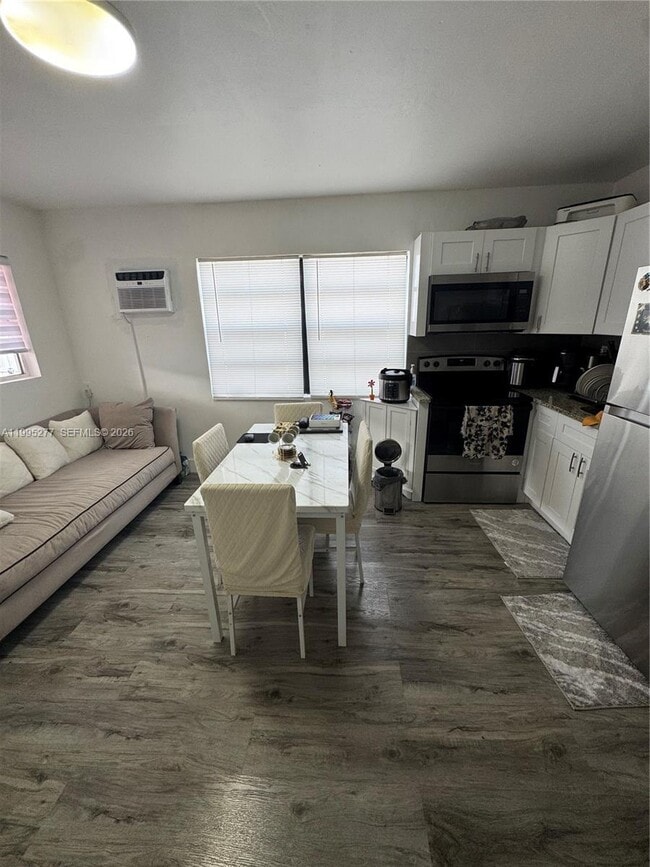 Building Photo - 10245 SW 37th Terrace