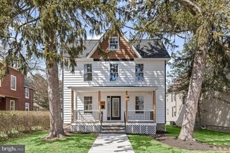 Building Photo - 404 Lyman Ave
