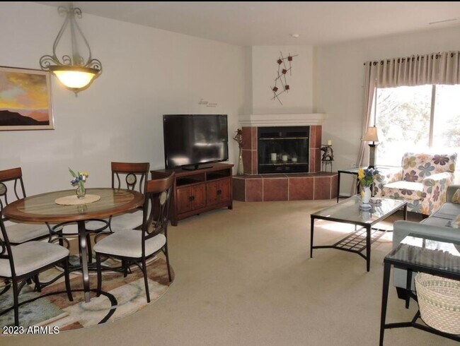 Foto del edificio - 4976 Summit Cir