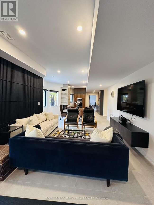 Photo du bâtiment - 4B PIERCE COURT