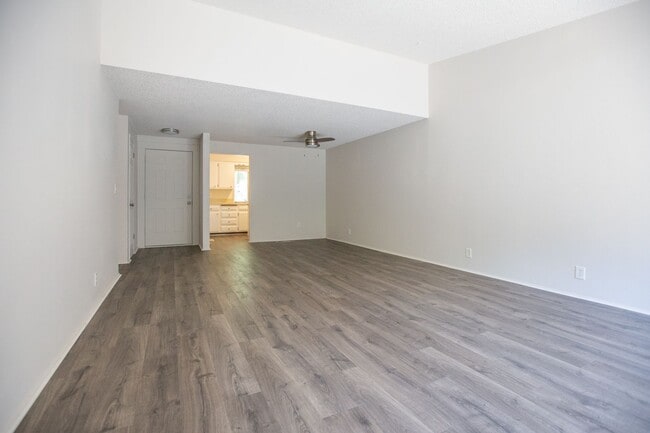 Building Photo - SWINGWOOD