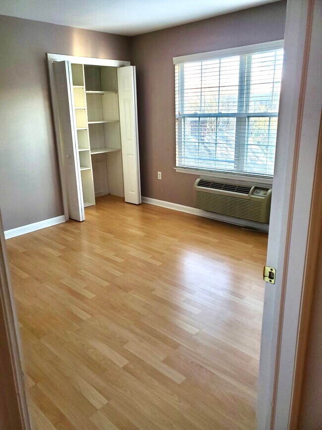 Foto del edificio - 547 Gorge Rd