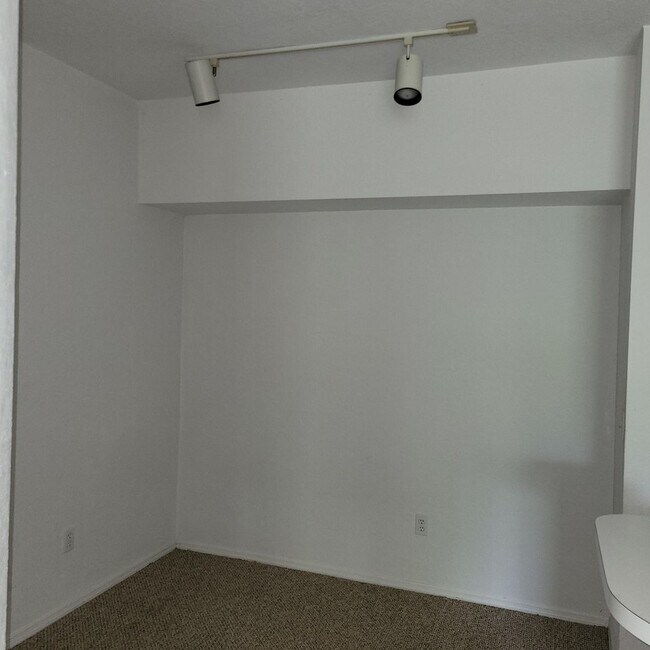Building Photo - Available Now! Altamonte Springs Bona Vist...