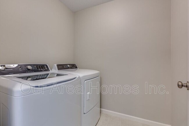 Foto del edificio - 12626 Pond View Rd
