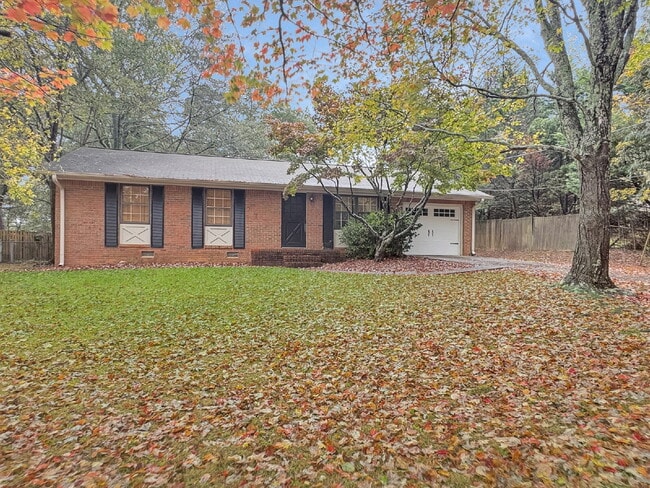 Building Photo - Charming 3-Bedroom Brick Ranch with Large ...