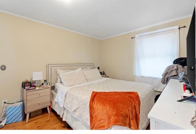 Building Photo - 2273 Pacific St