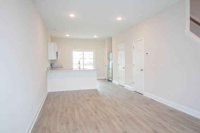 Foto del edificio - New Construction Townhome Available Now! 2 Bedroom 2.5 Bathroom