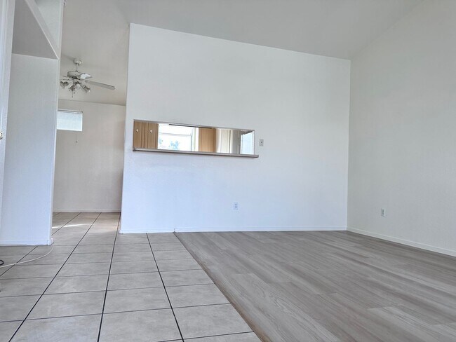 Foto del edificio - Private Upstairs Retreat in Desirable Gated Community